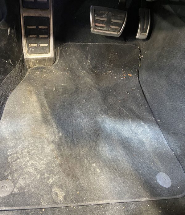 Spotless Auto Detailing - Carpet Shampooing - Before